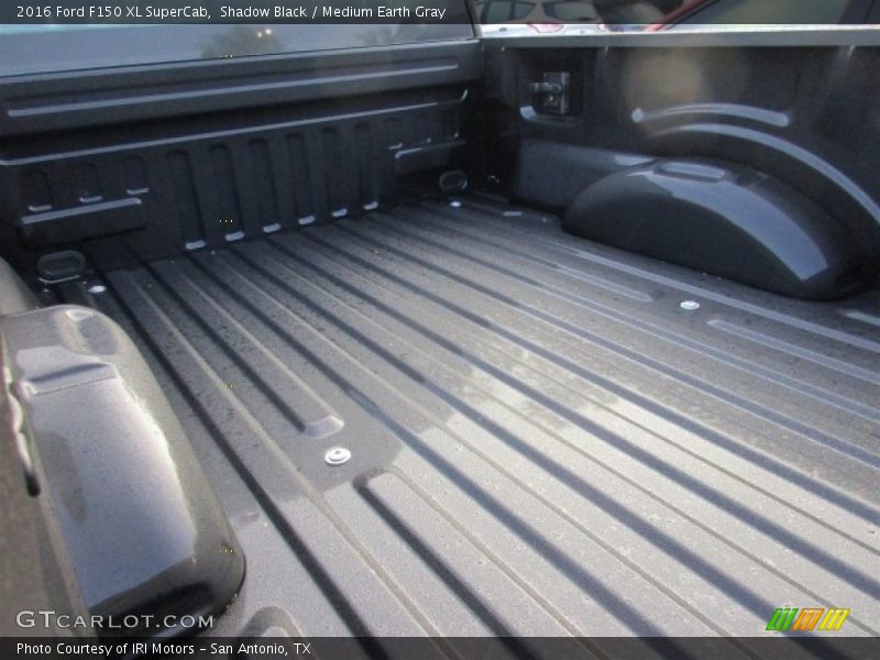 Shadow Black / Medium Earth Gray 2016 Ford F150 XL SuperCab