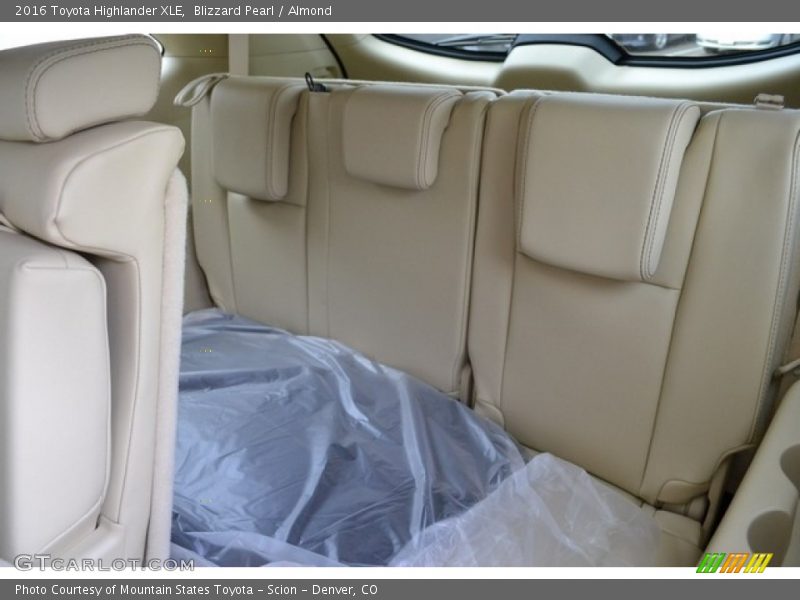 Blizzard Pearl / Almond 2016 Toyota Highlander XLE