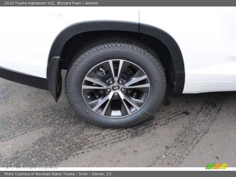 Blizzard Pearl / Almond 2016 Toyota Highlander XLE