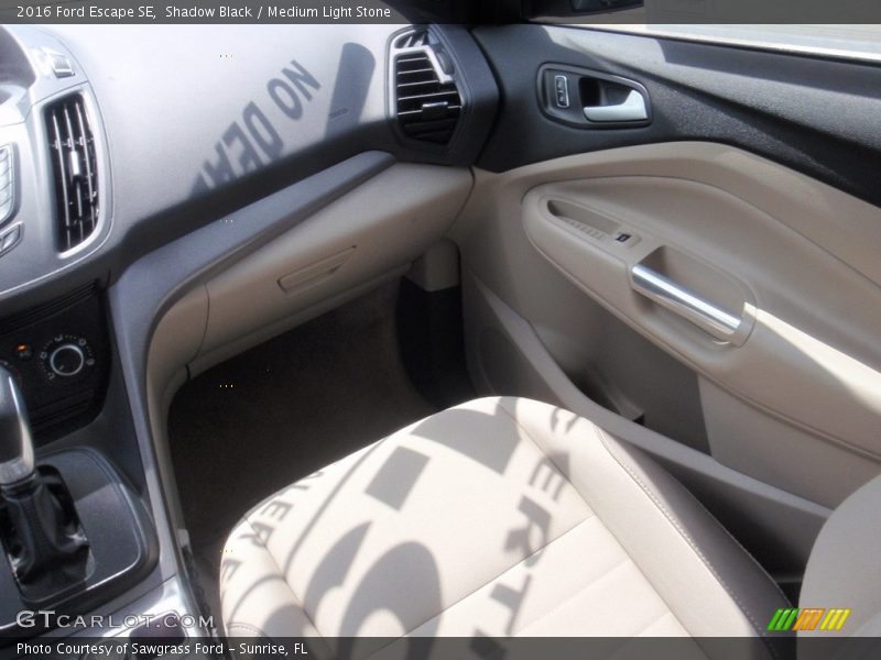 Shadow Black / Medium Light Stone 2016 Ford Escape SE