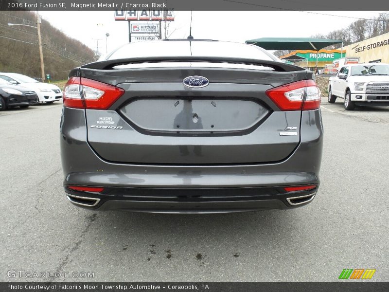 Magnetic Metallic / Charcoal Black 2016 Ford Fusion SE