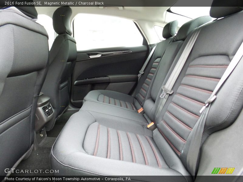 Magnetic Metallic / Charcoal Black 2016 Ford Fusion SE