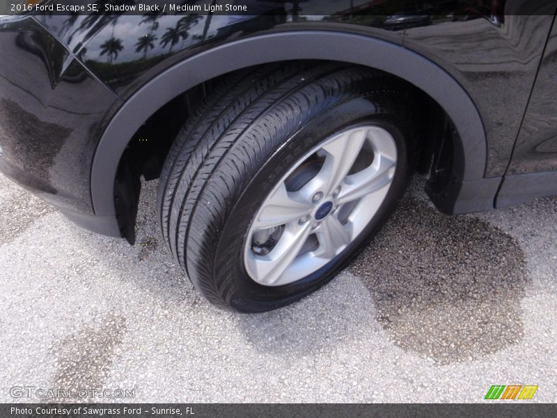 Shadow Black / Medium Light Stone 2016 Ford Escape SE