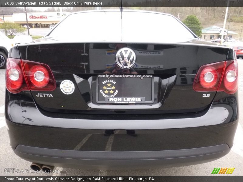 Black Uni / Pure Beige 2009 Volkswagen Jetta S Sedan