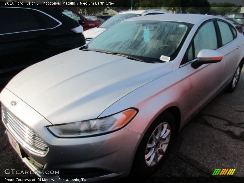Ingot Silver Metallic / Medium Earth Gray 2016 Ford Fusion S