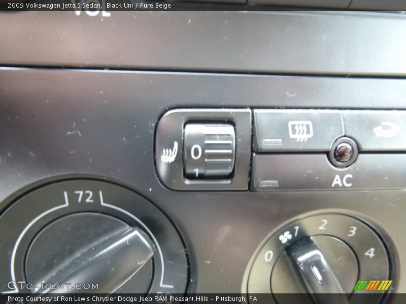 Black Uni / Pure Beige 2009 Volkswagen Jetta S Sedan