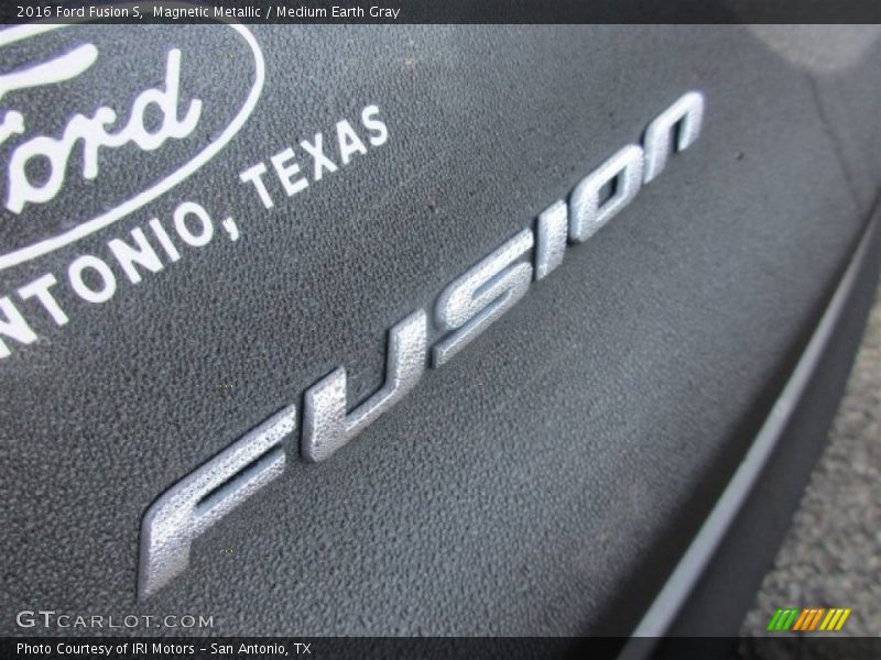 Magnetic Metallic / Medium Earth Gray 2016 Ford Fusion S