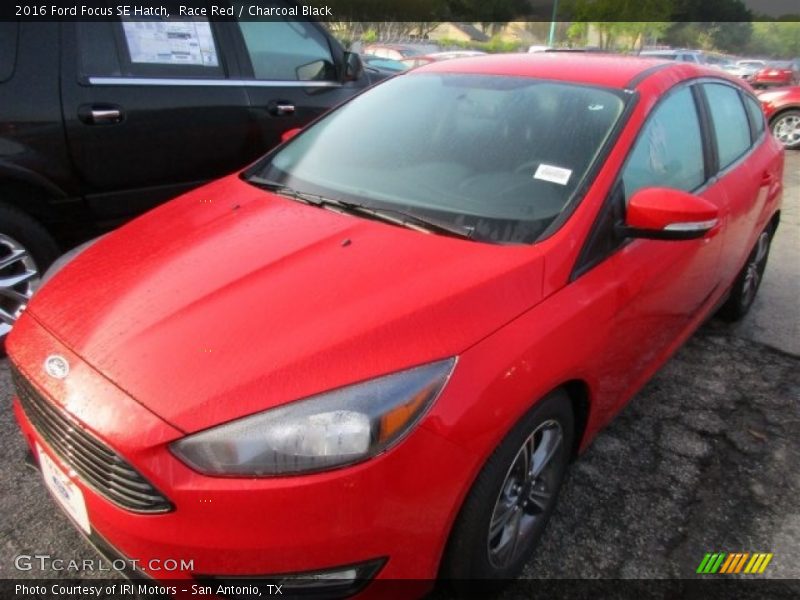 Race Red / Charcoal Black 2016 Ford Focus SE Hatch