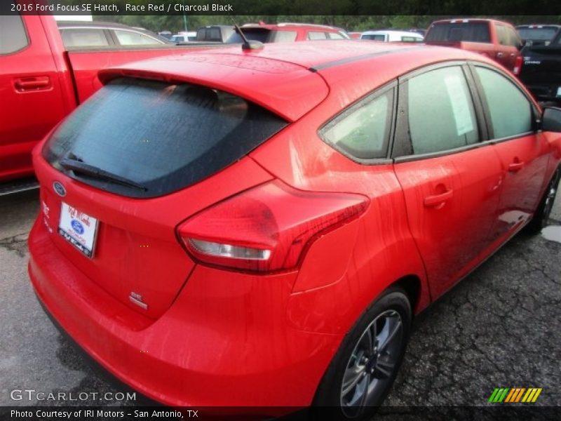 Race Red / Charcoal Black 2016 Ford Focus SE Hatch