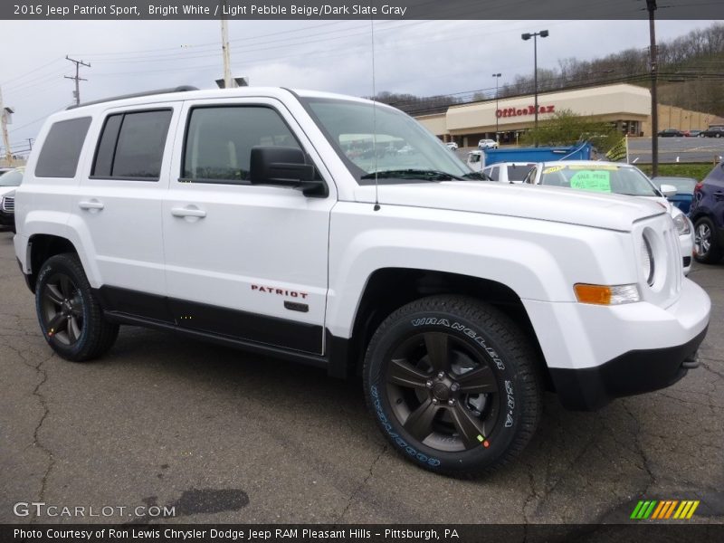Bright White / Light Pebble Beige/Dark Slate Gray 2016 Jeep Patriot Sport