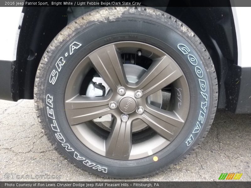 Bright White / Light Pebble Beige/Dark Slate Gray 2016 Jeep Patriot Sport