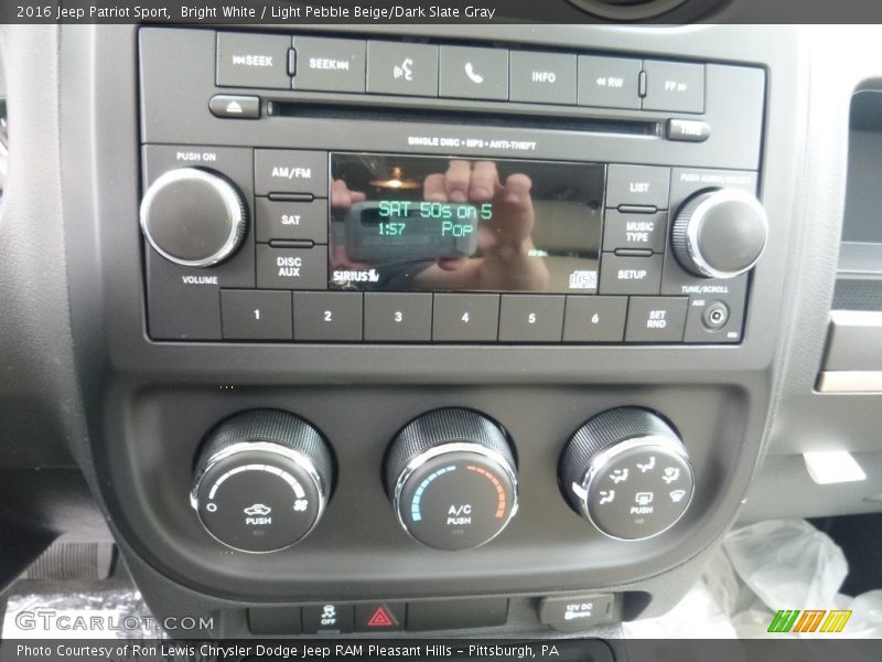 Bright White / Light Pebble Beige/Dark Slate Gray 2016 Jeep Patriot Sport