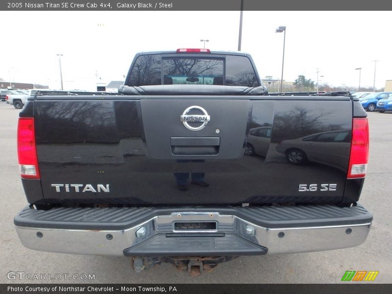 Galaxy Black / Steel 2005 Nissan Titan SE Crew Cab 4x4