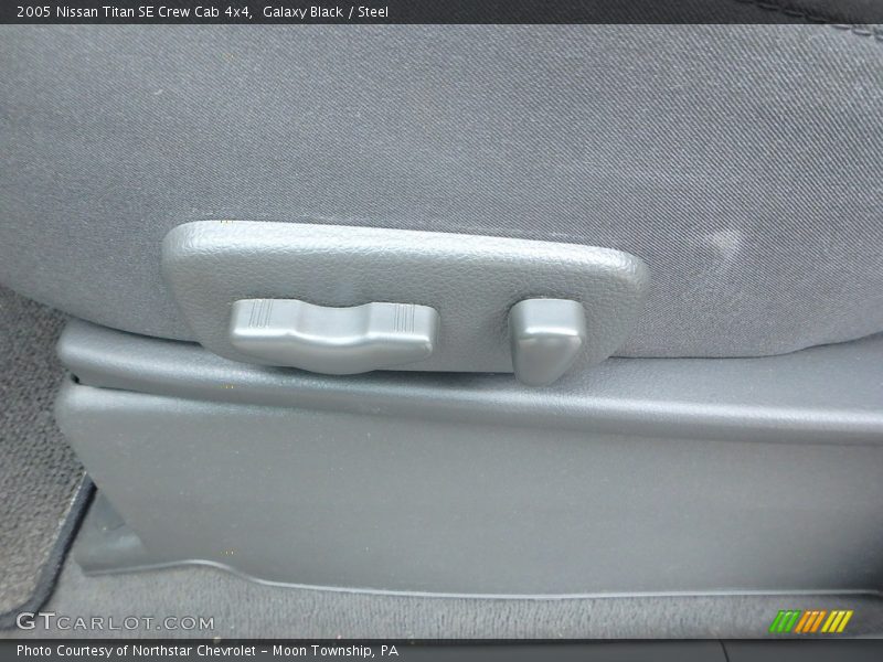 Galaxy Black / Steel 2005 Nissan Titan SE Crew Cab 4x4