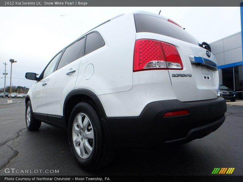 Snow White Pearl / Beige 2012 Kia Sorento LX