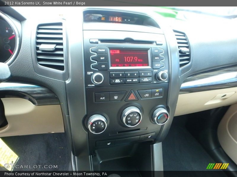 Snow White Pearl / Beige 2012 Kia Sorento LX