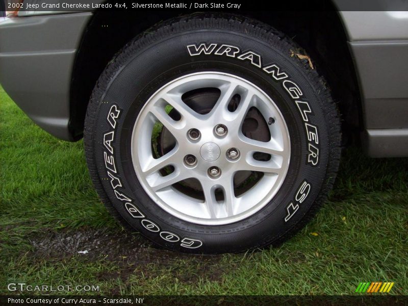 Silverstone Metallic / Dark Slate Gray 2002 Jeep Grand Cherokee Laredo 4x4