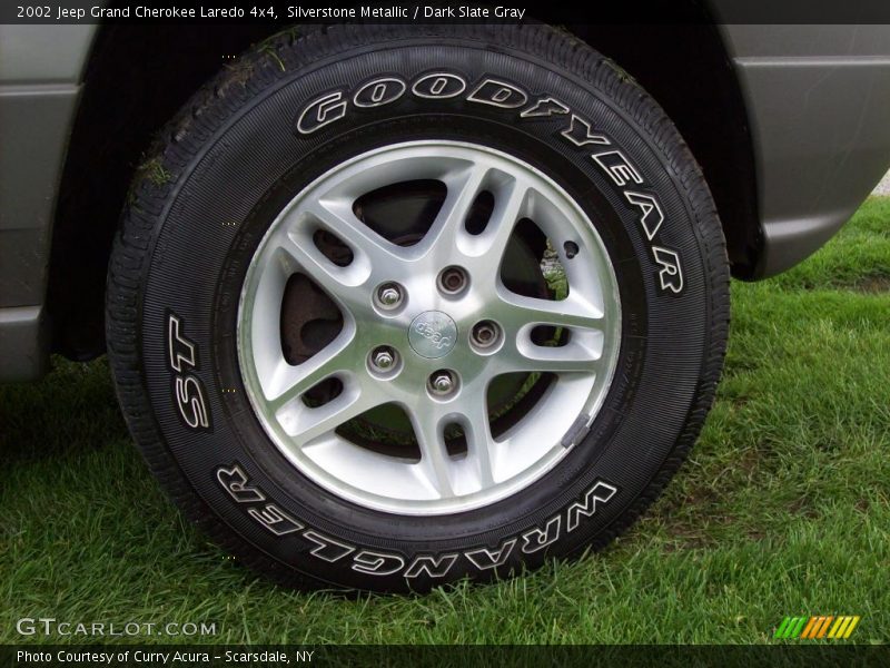 Silverstone Metallic / Dark Slate Gray 2002 Jeep Grand Cherokee Laredo 4x4