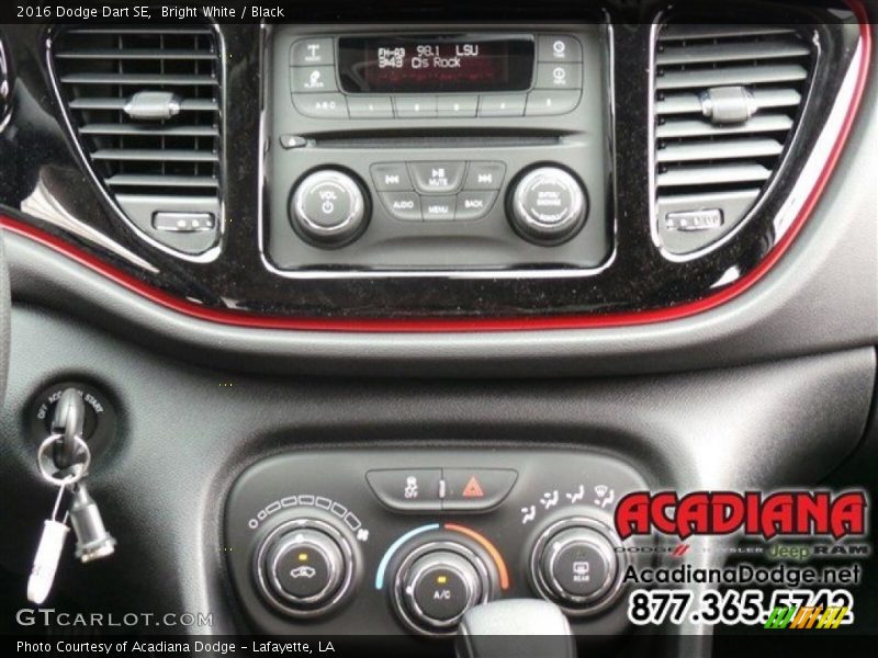 Bright White / Black 2016 Dodge Dart SE