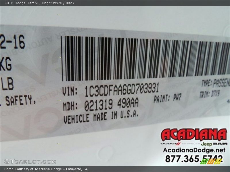 Bright White / Black 2016 Dodge Dart SE