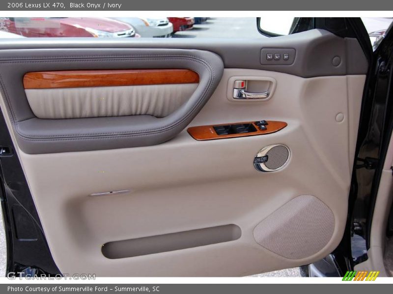 Black Onyx / Ivory 2006 Lexus LX 470