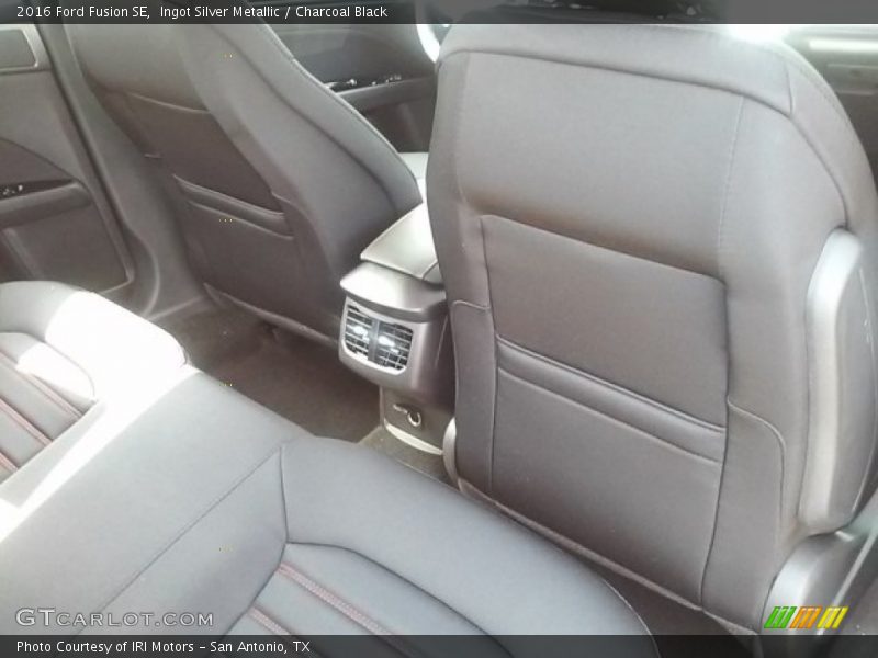 Ingot Silver Metallic / Charcoal Black 2016 Ford Fusion SE
