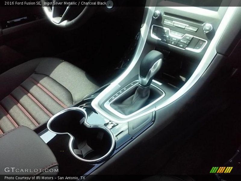 Ingot Silver Metallic / Charcoal Black 2016 Ford Fusion SE