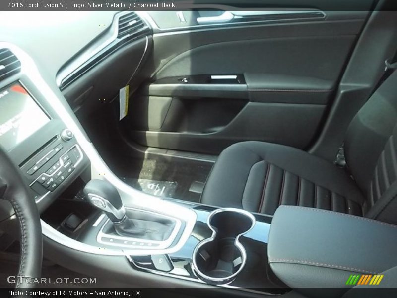 Ingot Silver Metallic / Charcoal Black 2016 Ford Fusion SE