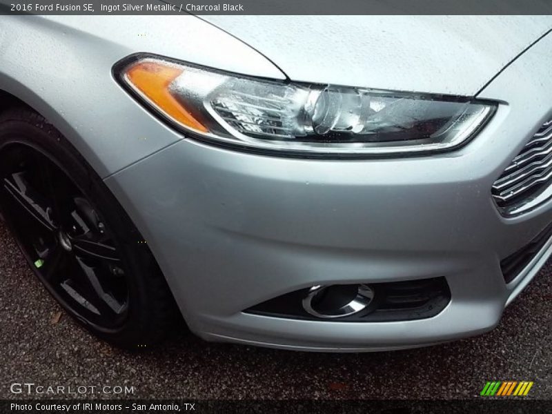 Ingot Silver Metallic / Charcoal Black 2016 Ford Fusion SE