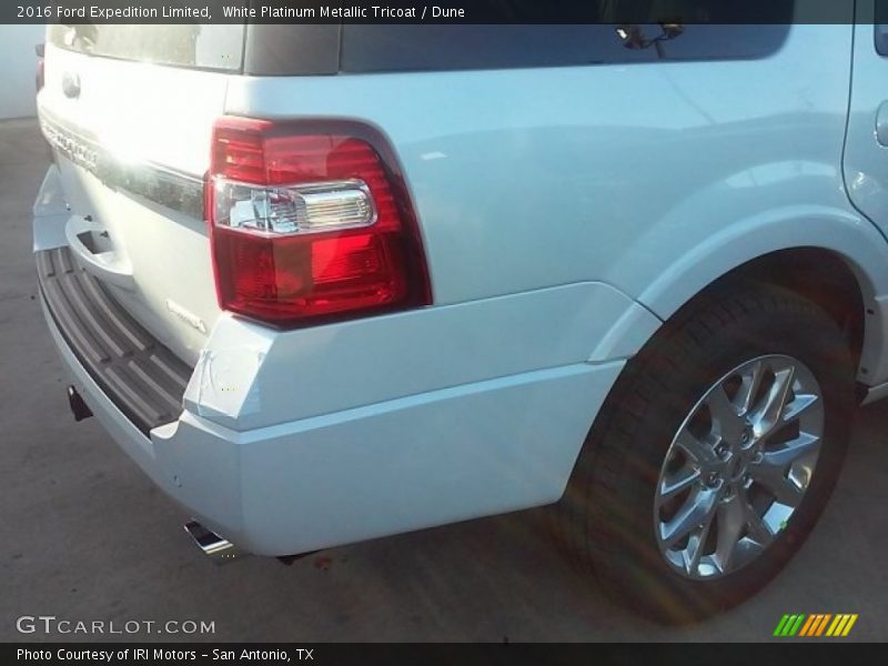 White Platinum Metallic Tricoat / Dune 2016 Ford Expedition Limited