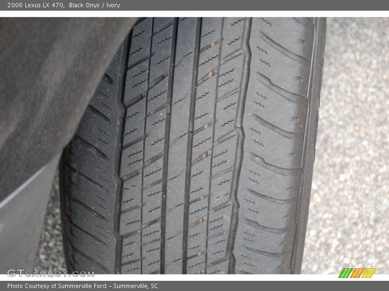 Black Onyx / Ivory 2006 Lexus LX 470