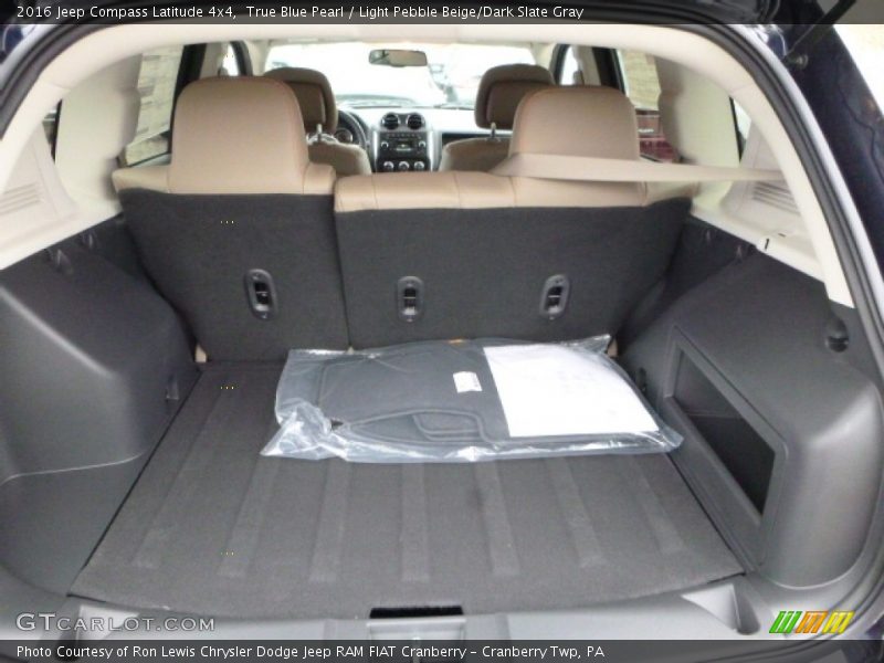 True Blue Pearl / Light Pebble Beige/Dark Slate Gray 2016 Jeep Compass Latitude 4x4