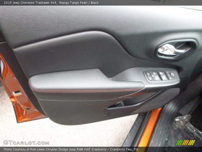 Mango Tango Pearl / Black 2016 Jeep Cherokee Trailhawk 4x4