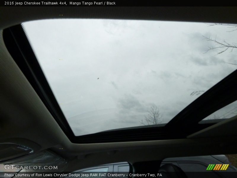 Mango Tango Pearl / Black 2016 Jeep Cherokee Trailhawk 4x4