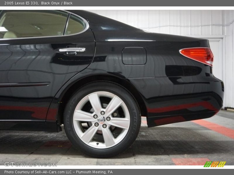 Black Onyx / Black 2005 Lexus ES 330