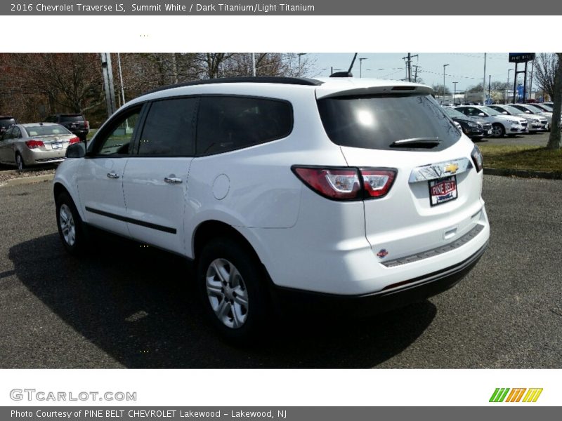 Summit White / Dark Titanium/Light Titanium 2016 Chevrolet Traverse LS