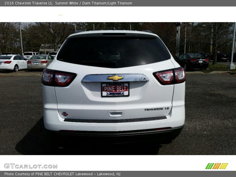 Summit White / Dark Titanium/Light Titanium 2016 Chevrolet Traverse LS