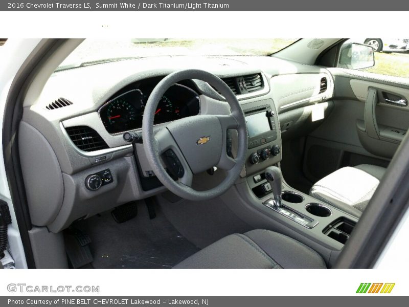 Summit White / Dark Titanium/Light Titanium 2016 Chevrolet Traverse LS