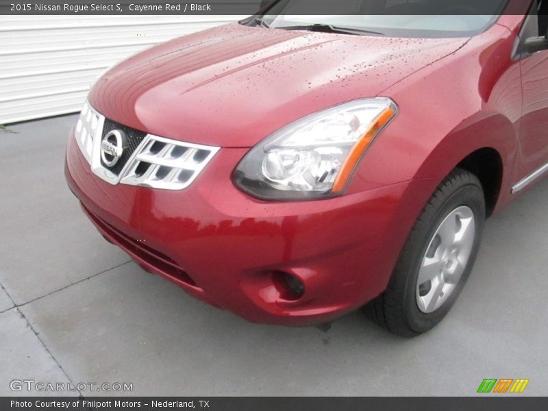 Cayenne Red / Black 2015 Nissan Rogue Select S