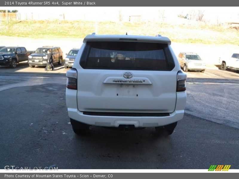 Super White / Black 2014 Toyota 4Runner SR5 4x4