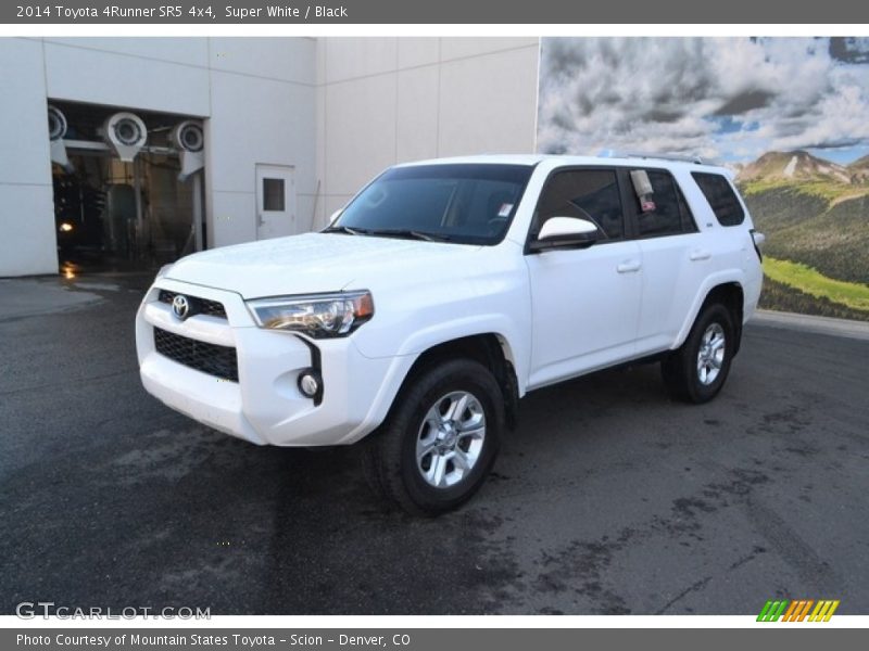 Super White / Black 2014 Toyota 4Runner SR5 4x4