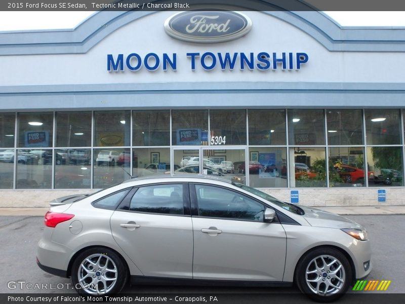 Tectonic Metallic / Charcoal Black 2015 Ford Focus SE Sedan