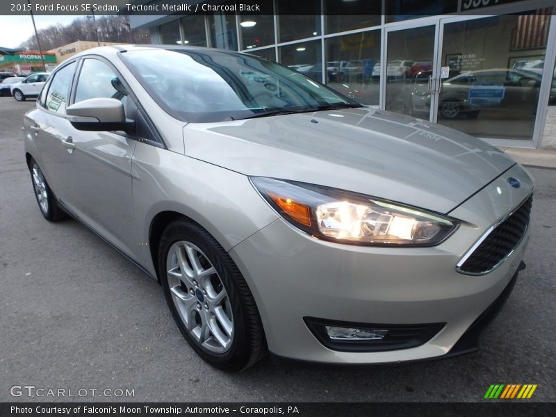 Tectonic Metallic / Charcoal Black 2015 Ford Focus SE Sedan