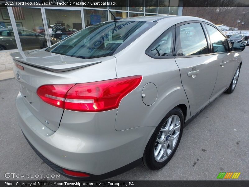 Tectonic Metallic / Charcoal Black 2015 Ford Focus SE Sedan