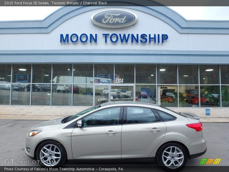 Tectonic Metallic / Charcoal Black 2015 Ford Focus SE Sedan