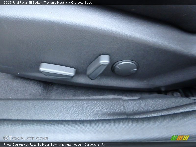 Tectonic Metallic / Charcoal Black 2015 Ford Focus SE Sedan