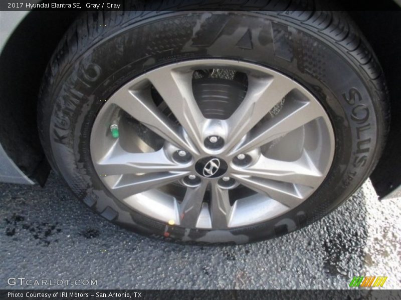 Gray / Gray 2017 Hyundai Elantra SE