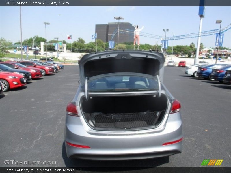 Gray / Gray 2017 Hyundai Elantra SE
