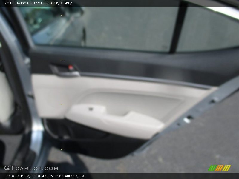 Gray / Gray 2017 Hyundai Elantra SE