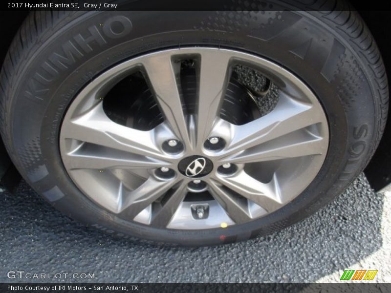 Gray / Gray 2017 Hyundai Elantra SE